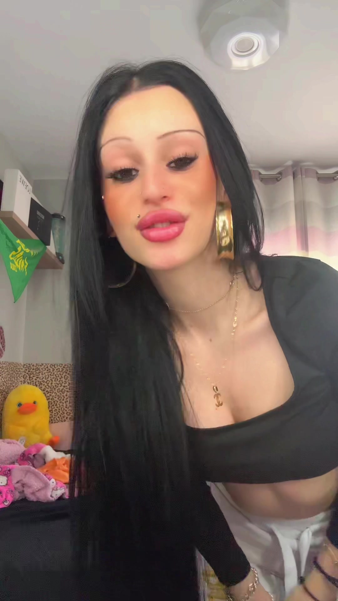 @Chanelitaa