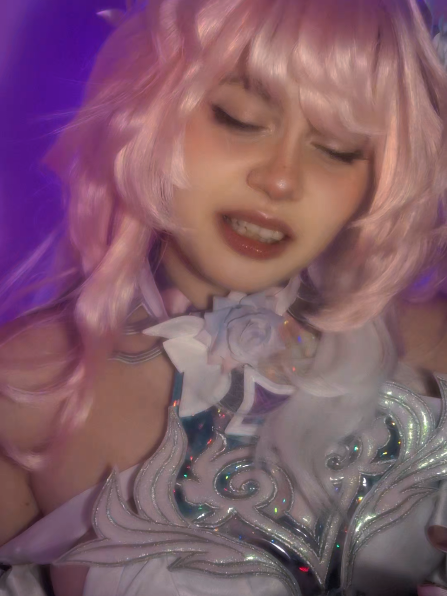@_emy.cos_