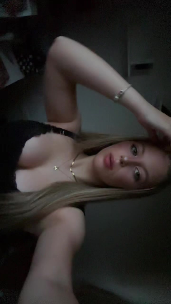 @uxia