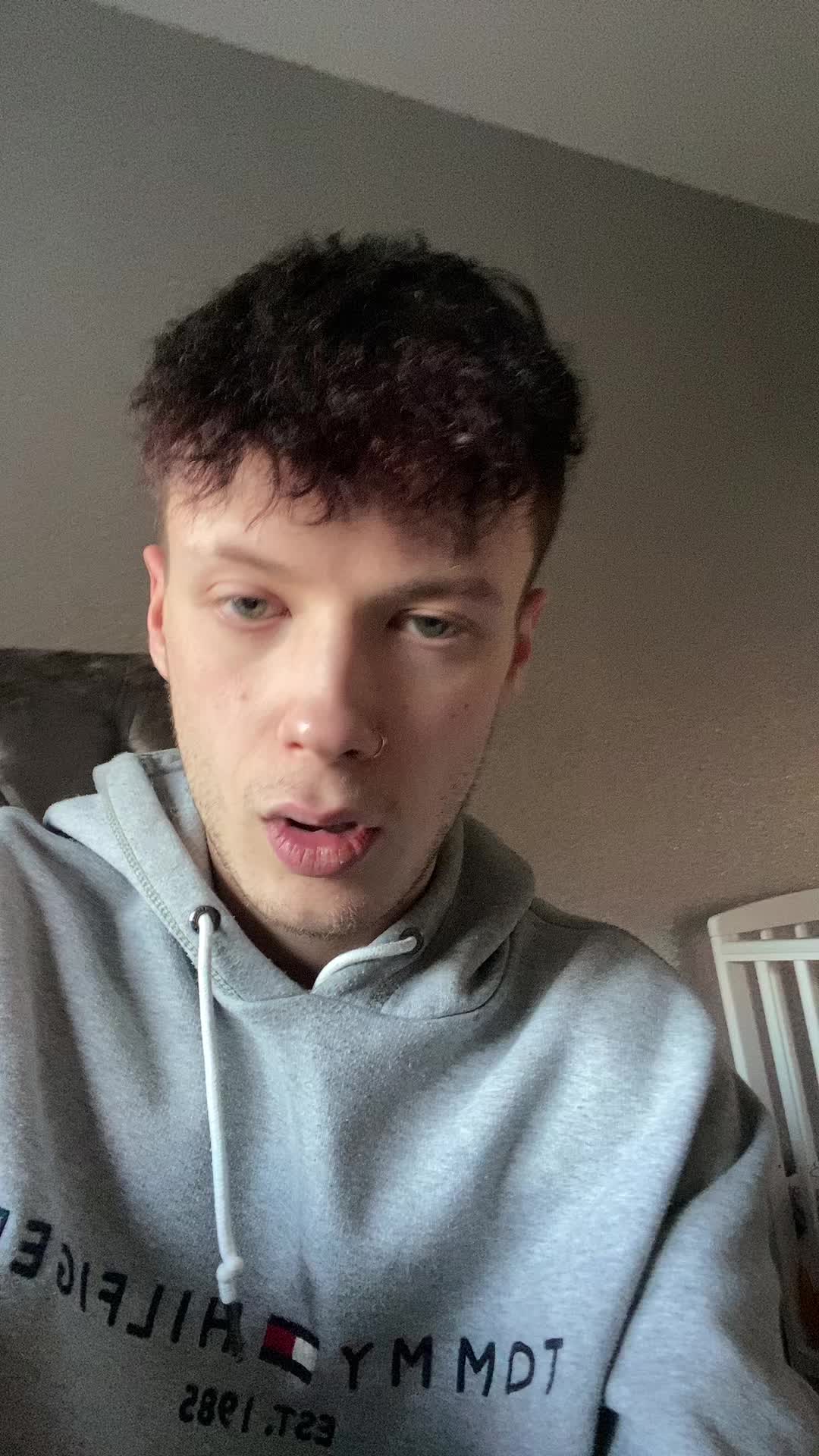 @Azzy 🎀🧸