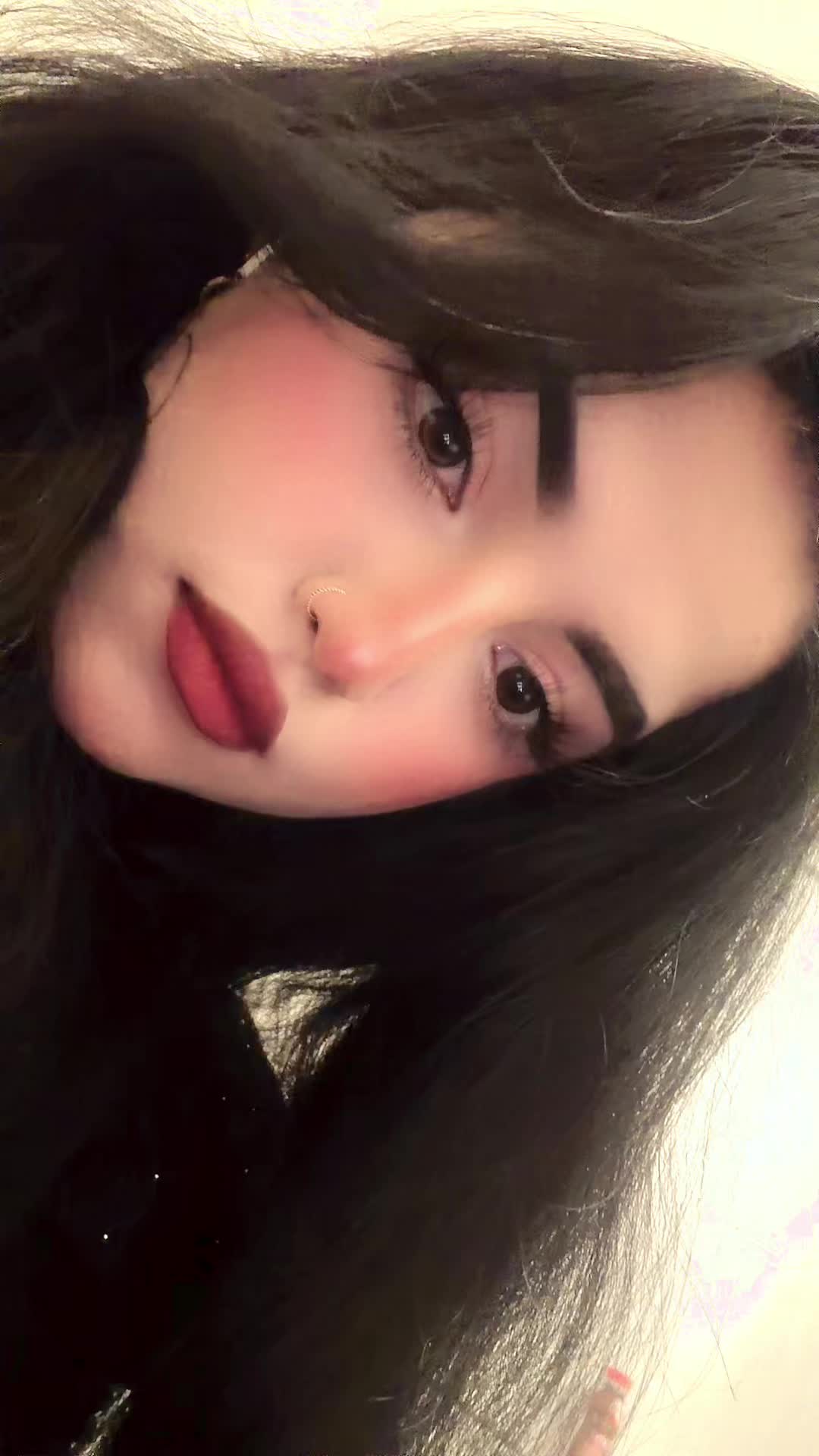 @QUEEN👑