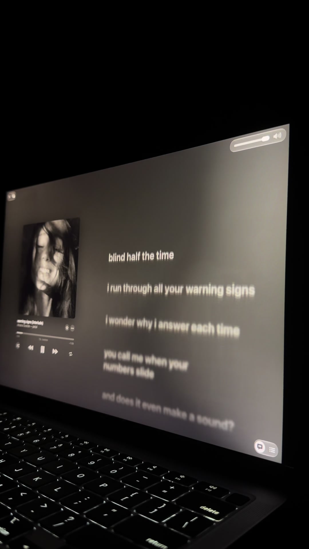 @🎧