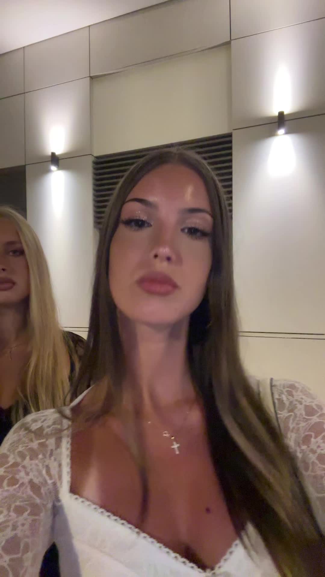 @User28478381177