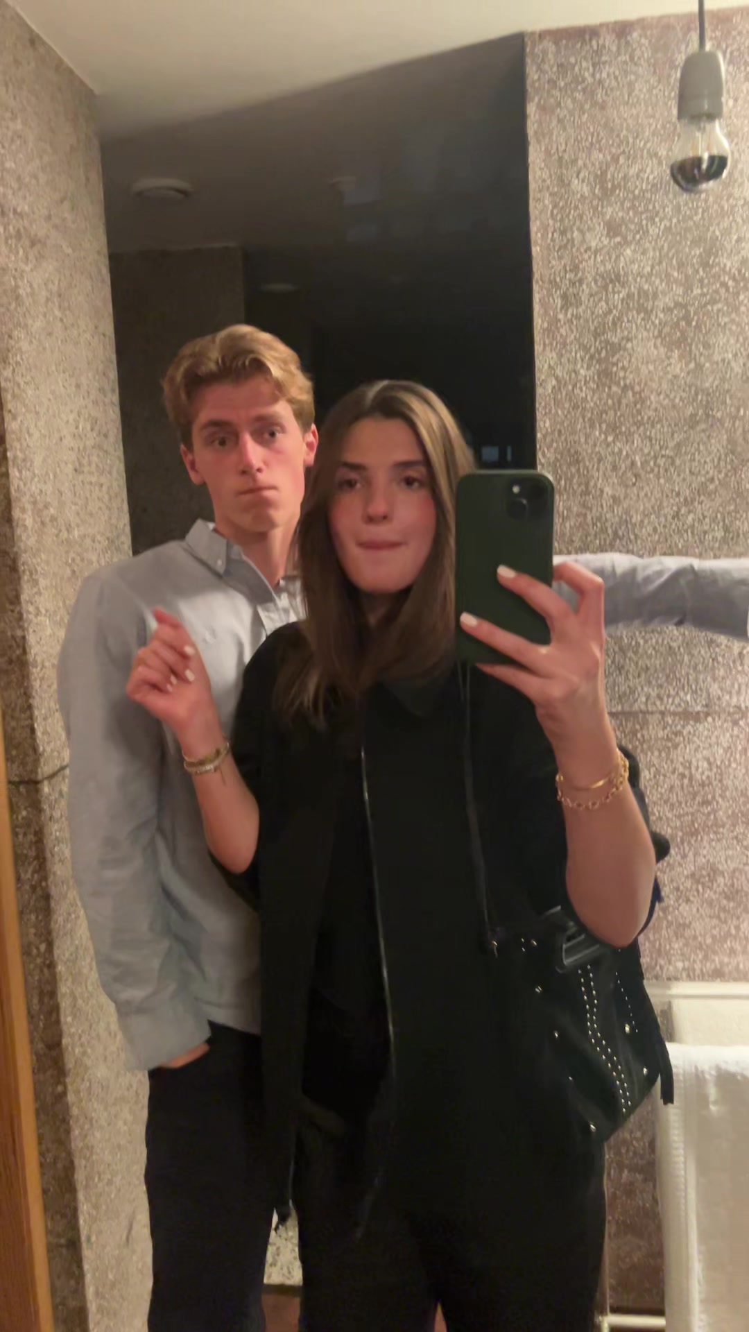 @Leïla