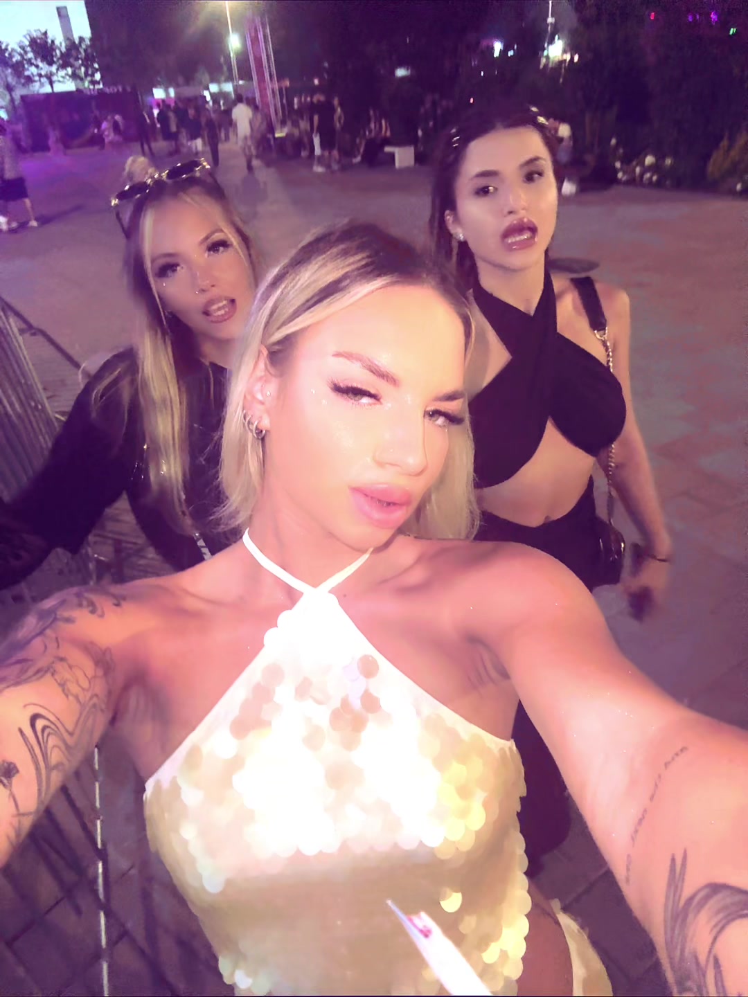 @Alllee