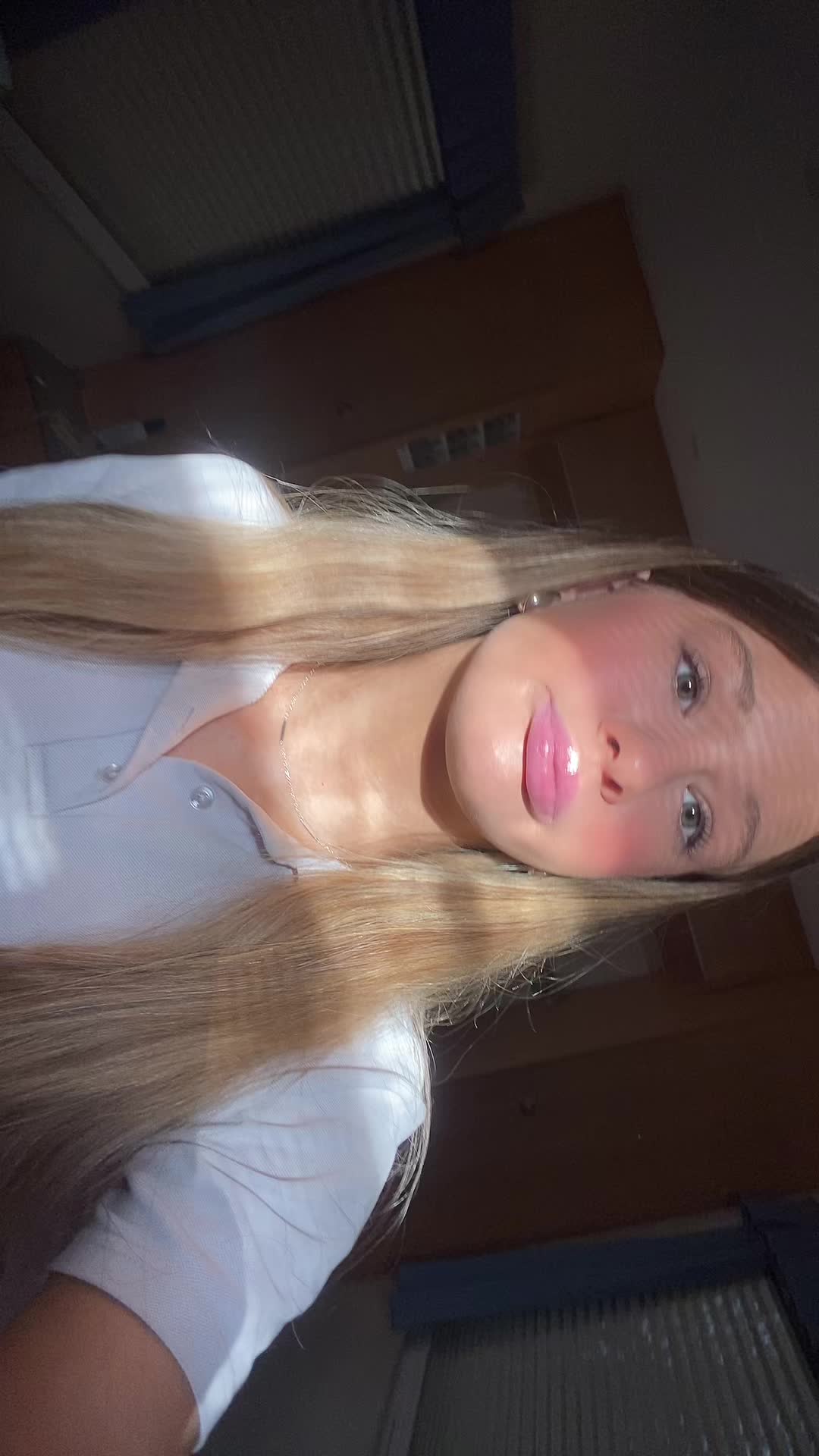 @😻