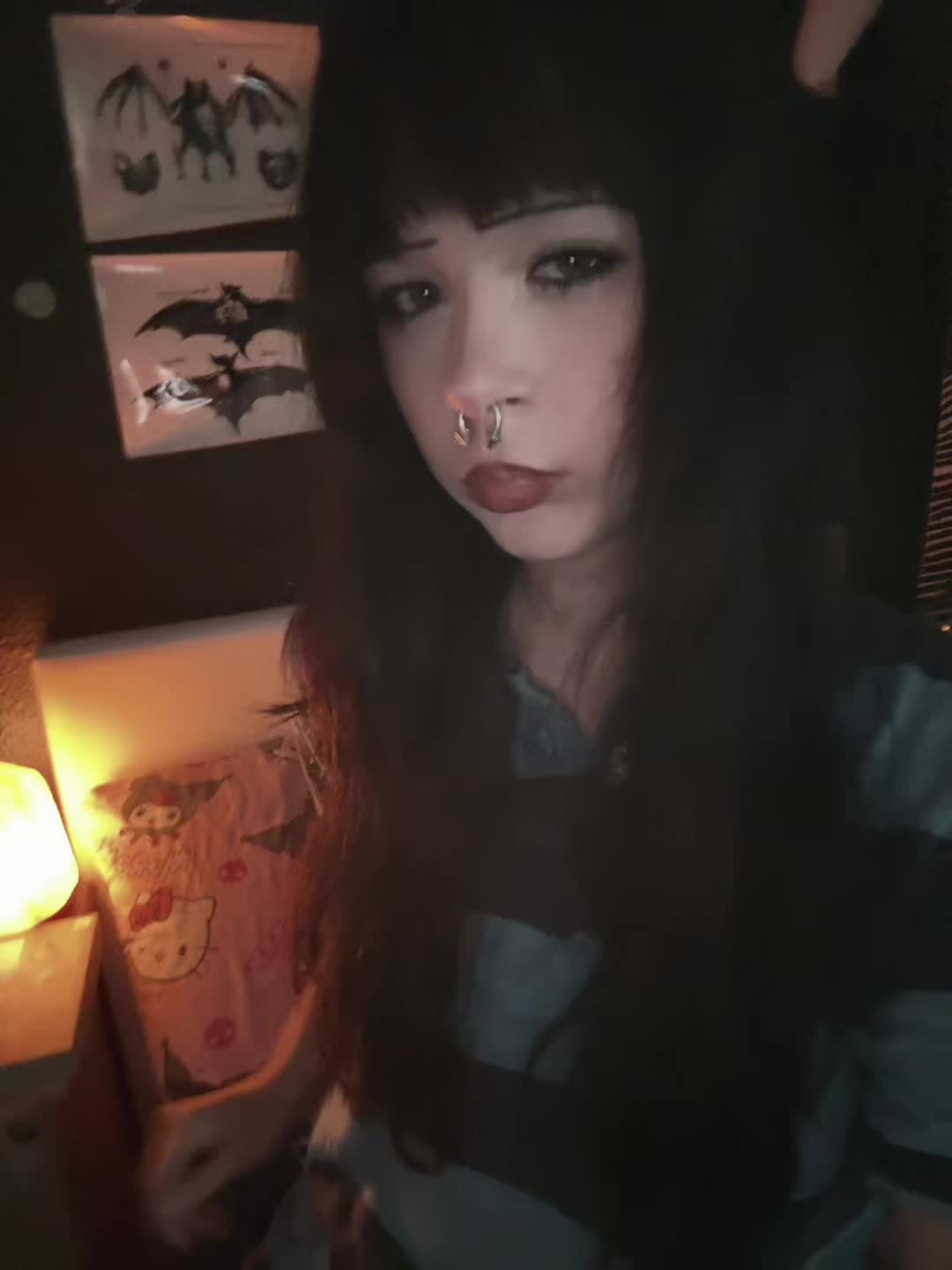 @b 🦇