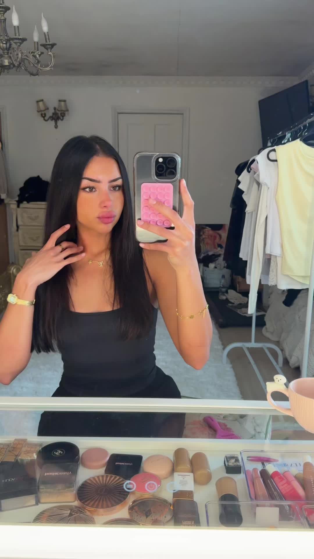 @bella