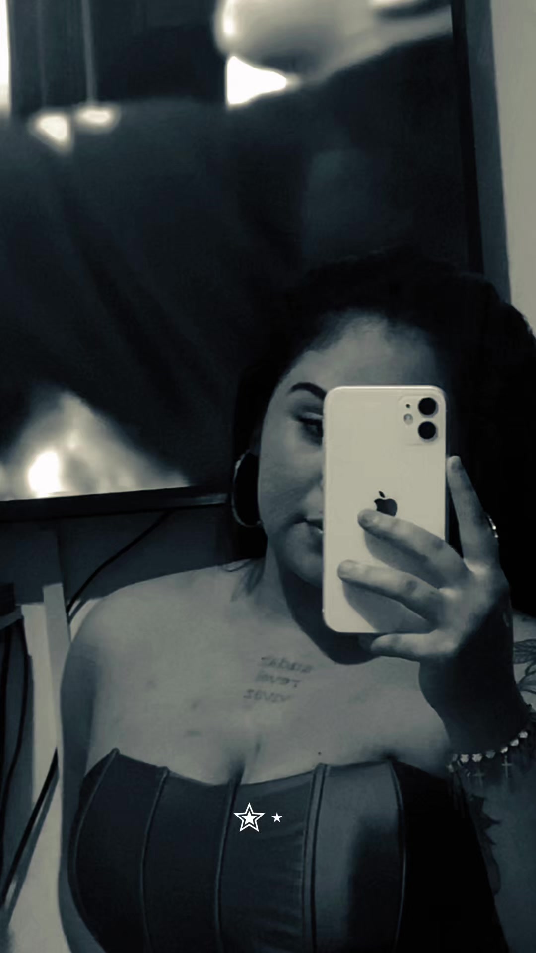 @thaissar__
