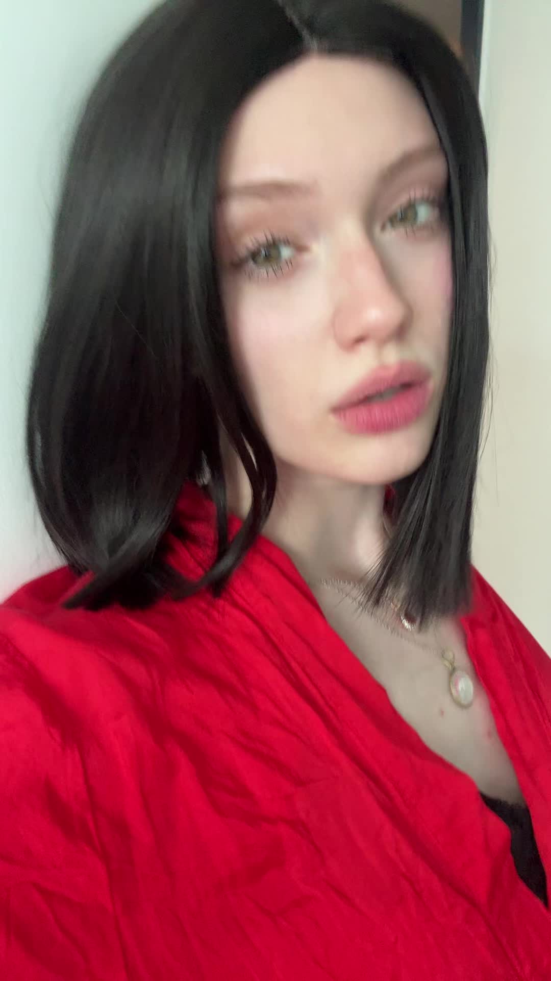 @MarisaLeona_