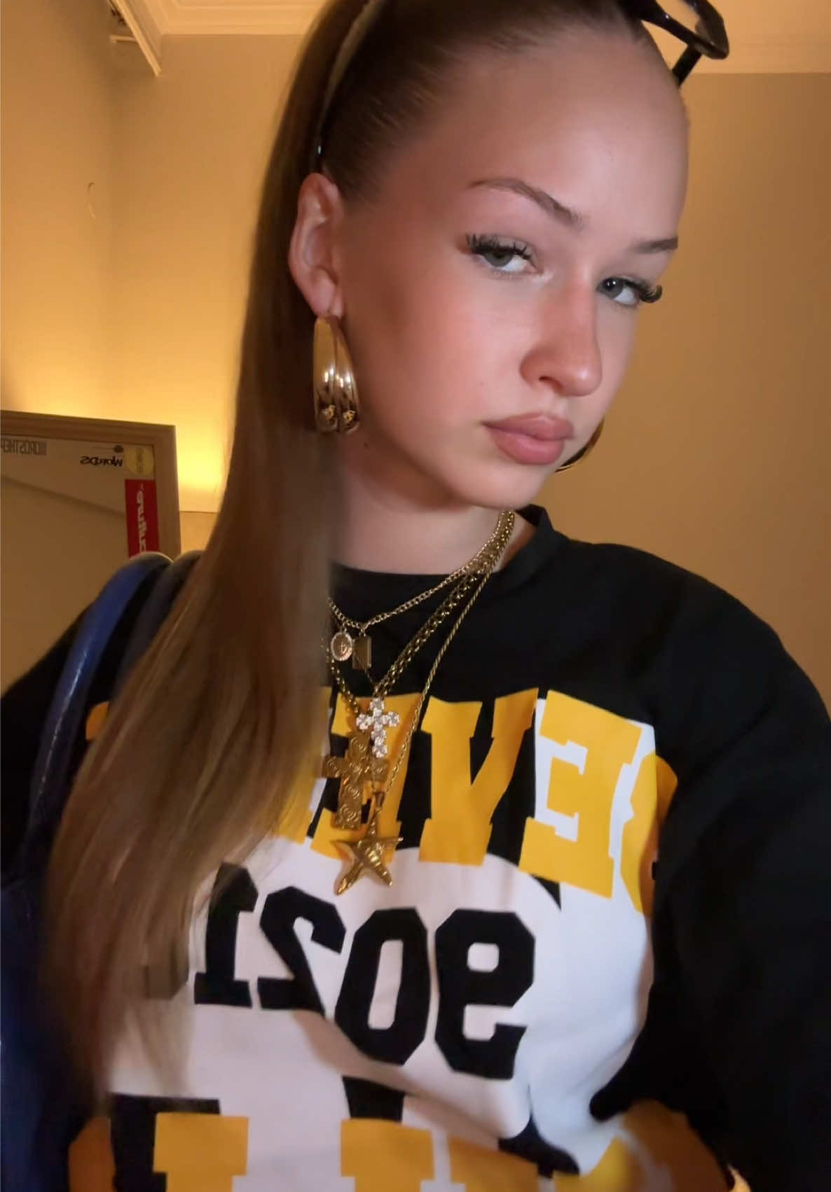 @🙋🏼♀️