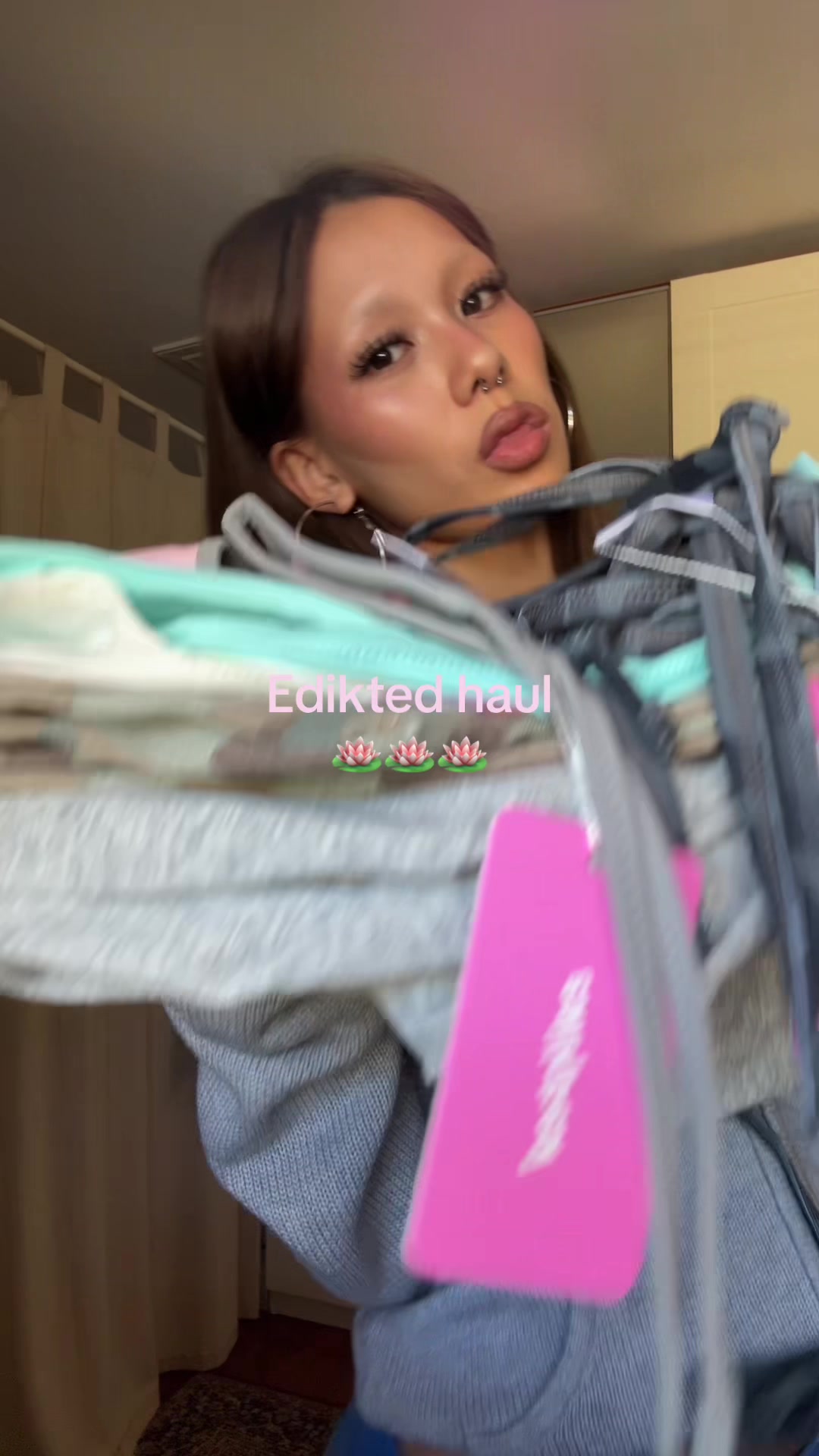 @Michelle ⋆.ೃ࿔*:・