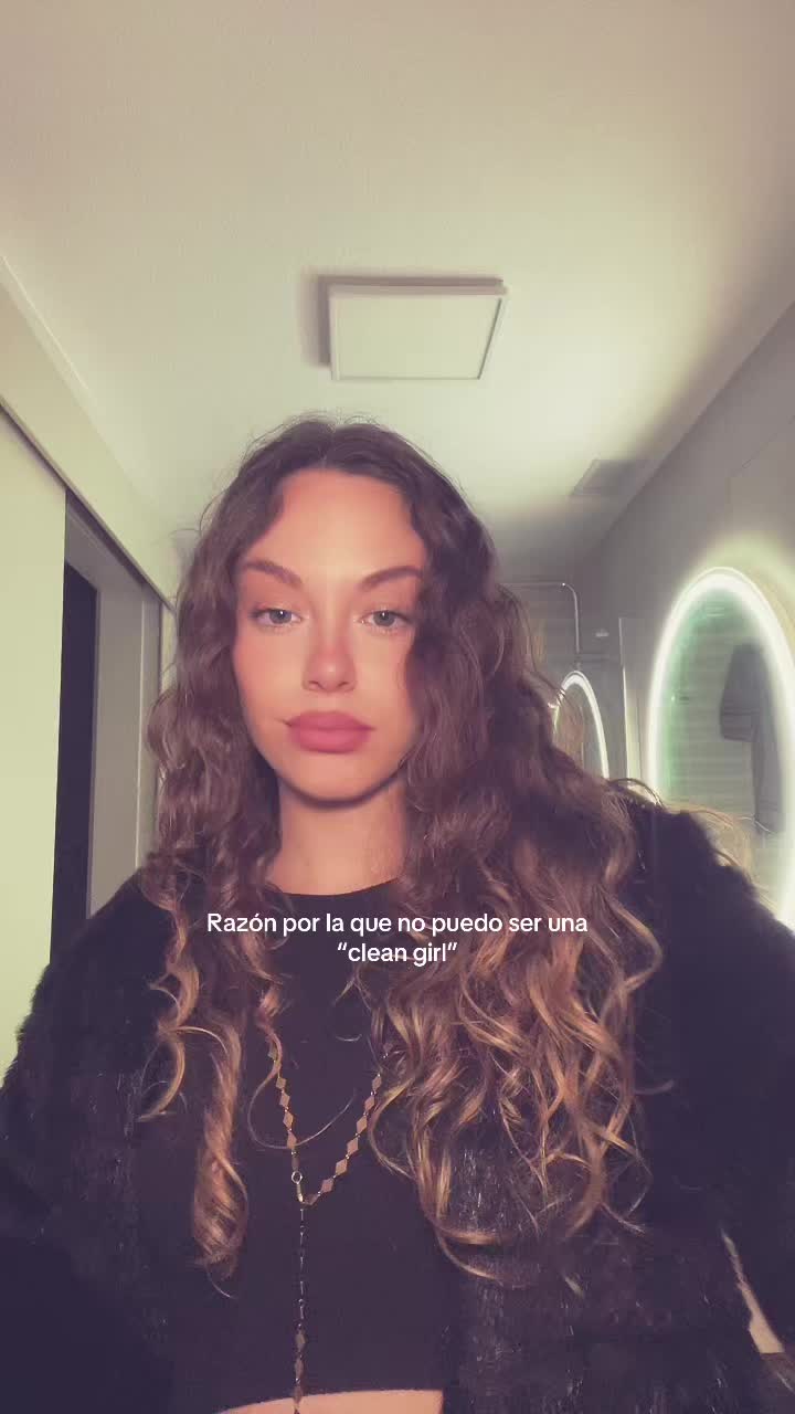 @Clau.