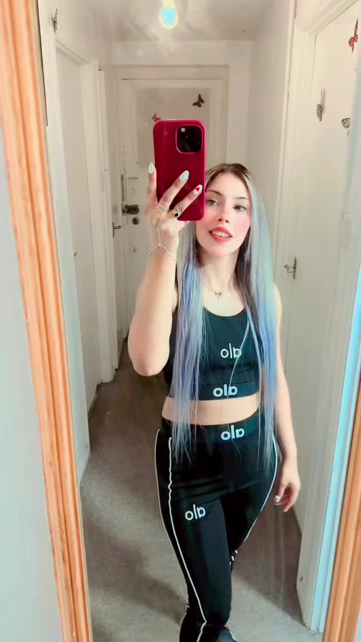 @Aylin🦋🇬🇧