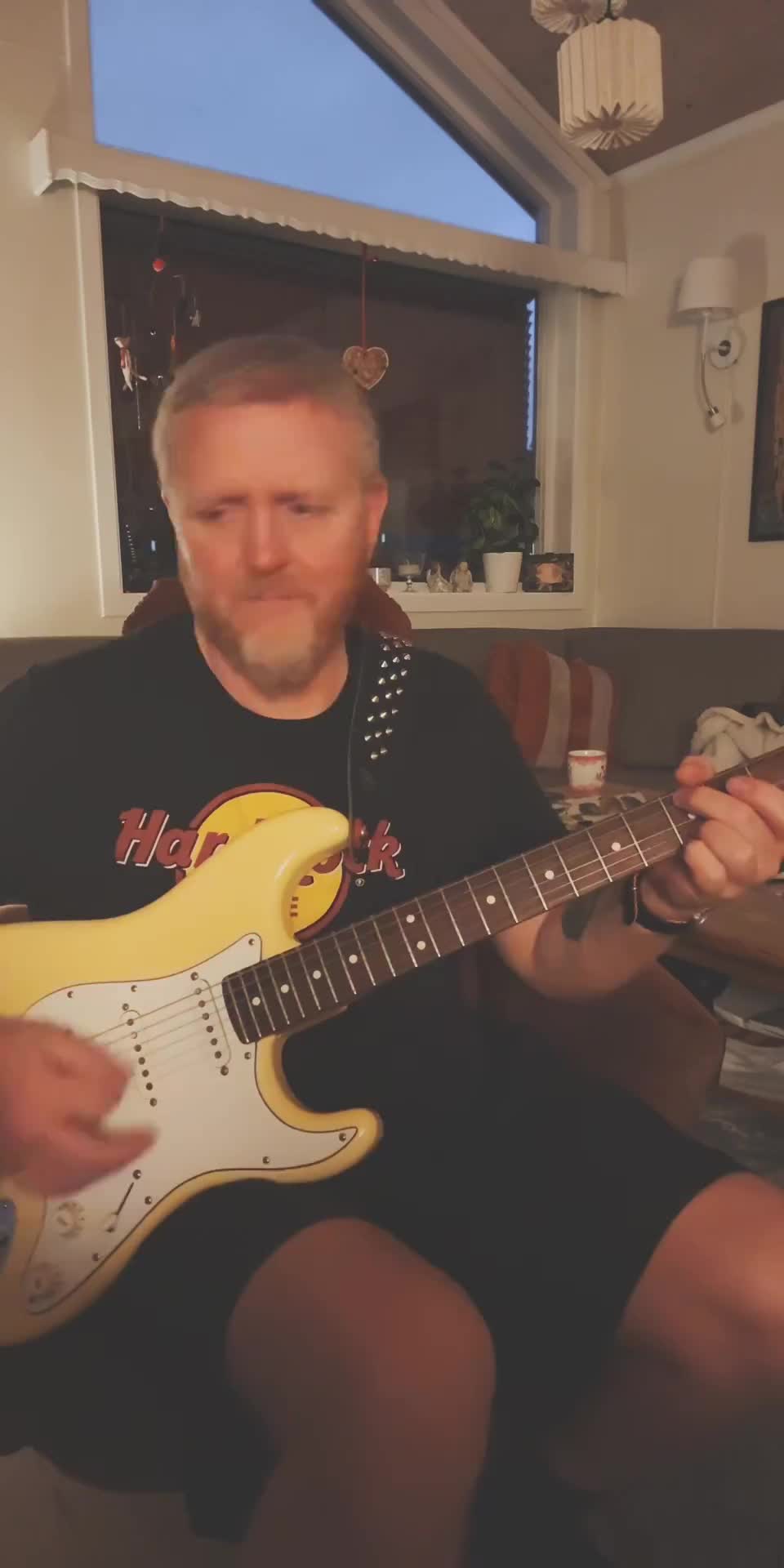 @MrGuitarNorway
