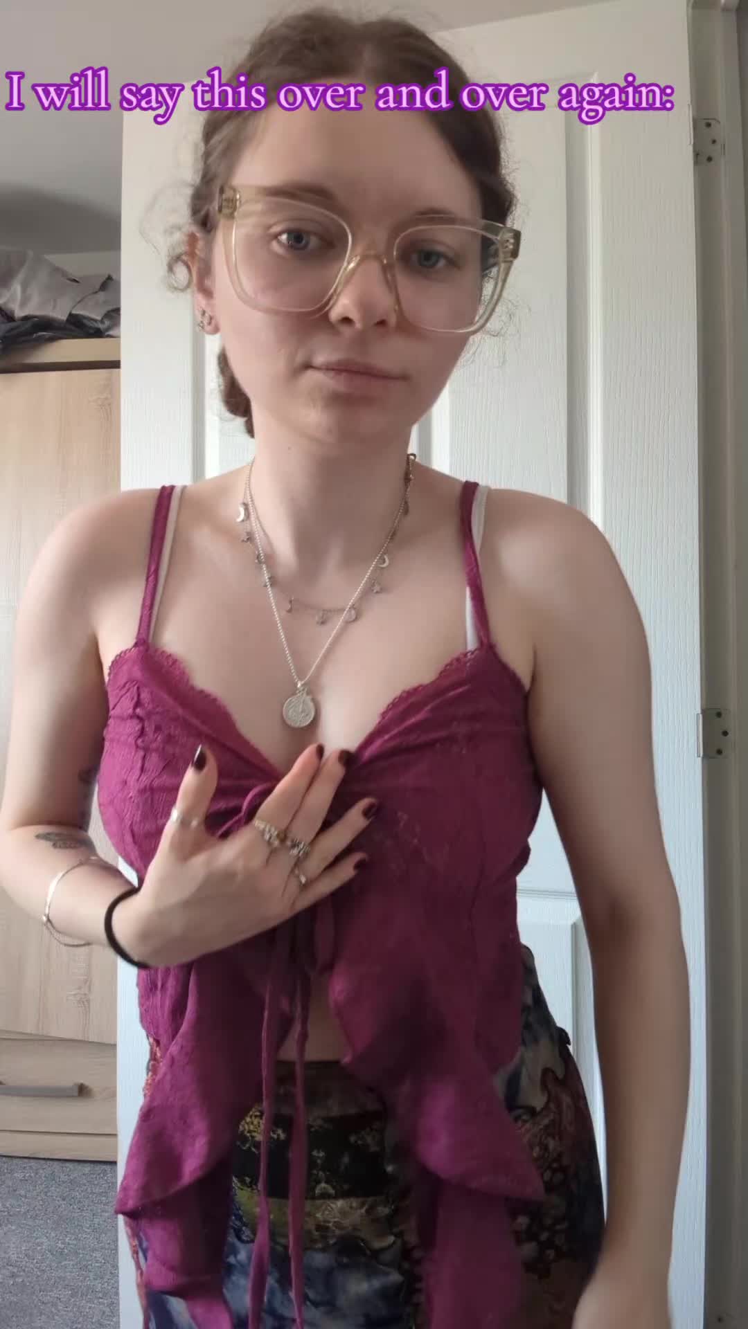 @everythingsRozy