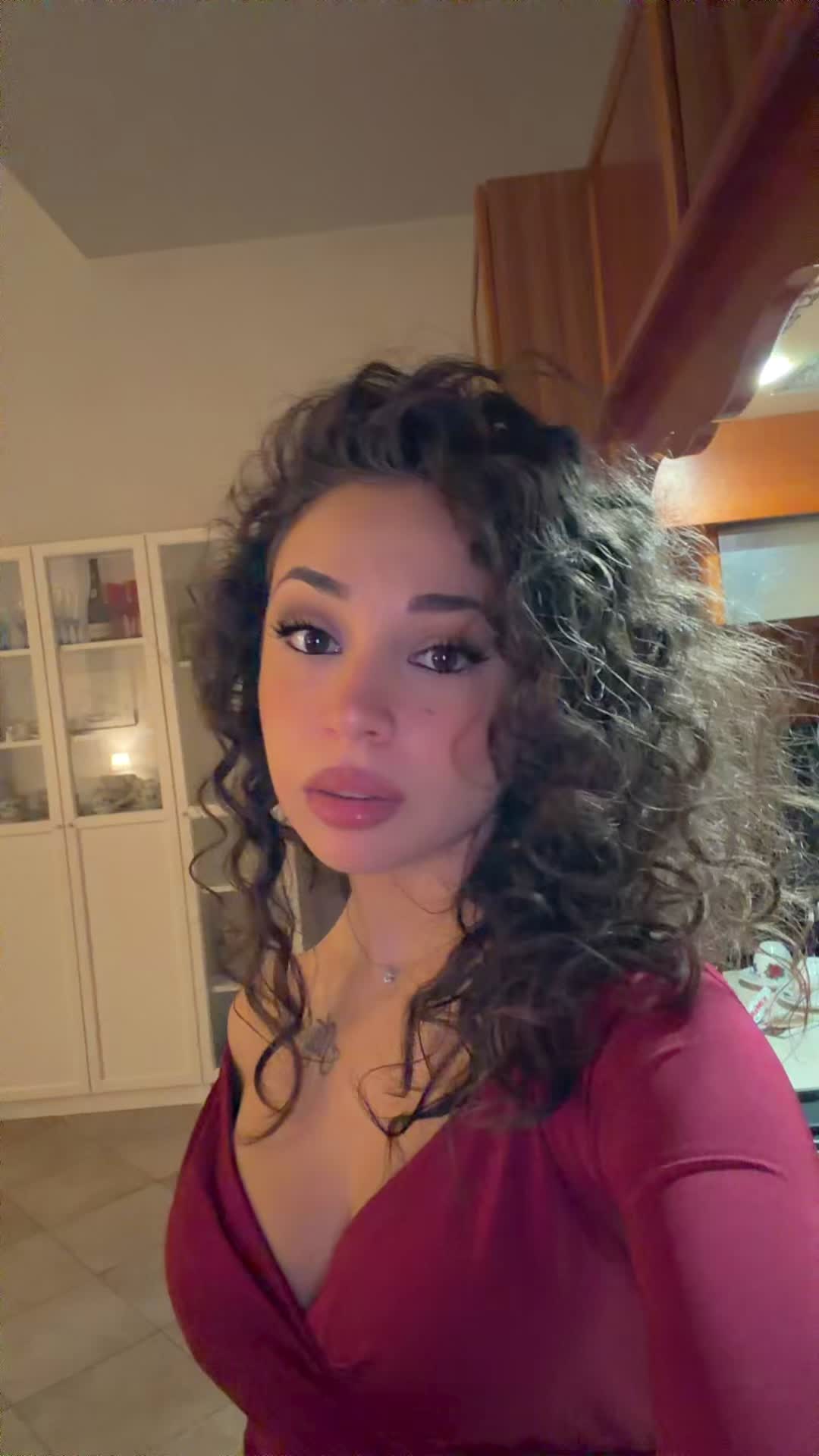 @lauraciotola_