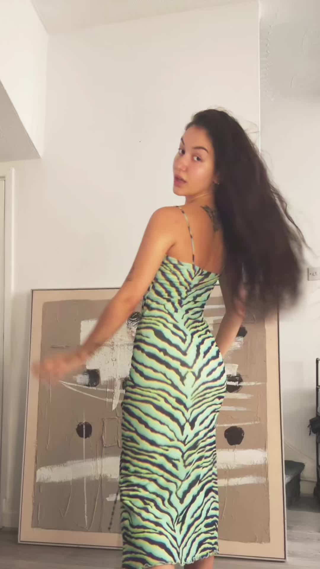 @lolabellydance