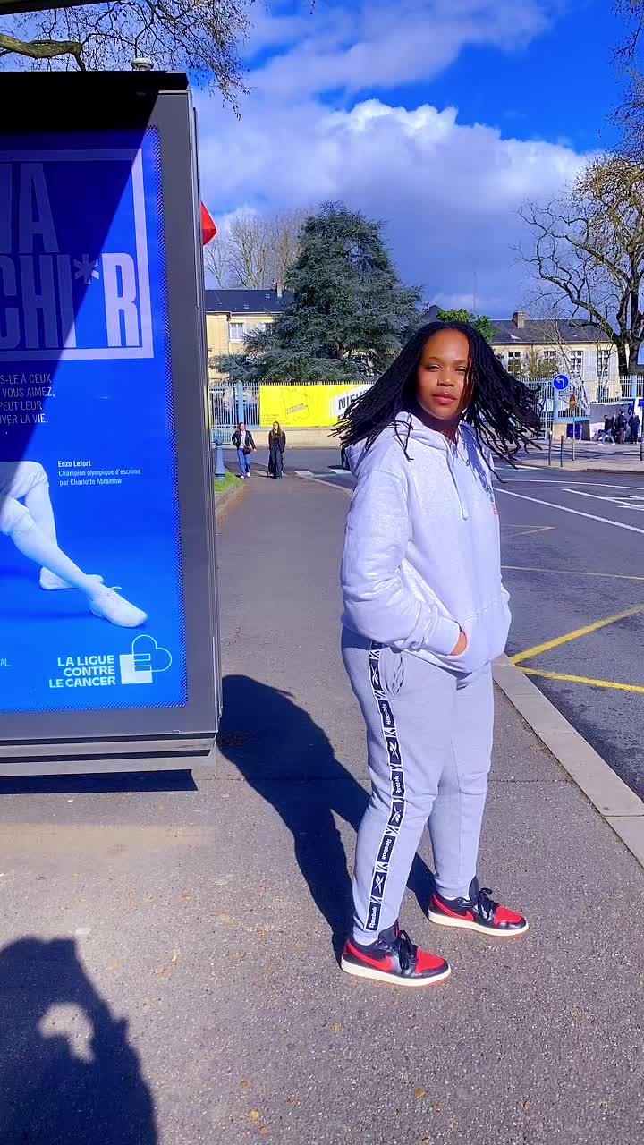 @launa🇿🇼🇫🇷