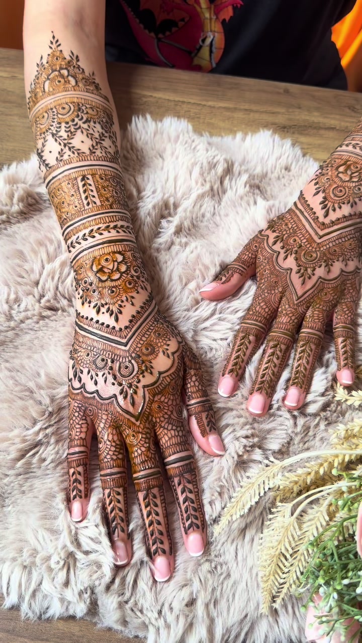 @Fiza Mehndi