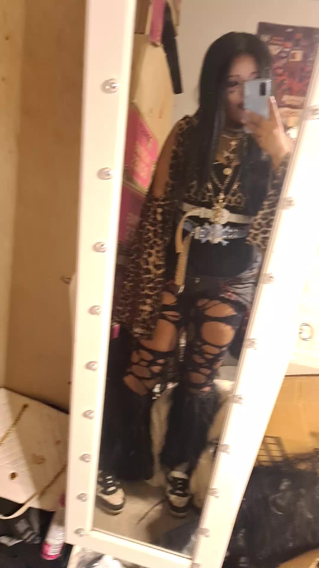 @🖤𝓒𝓱𝓮𝓻𝓲𝓮-𝓛𝓸𝓻𝓮𝓷💫
