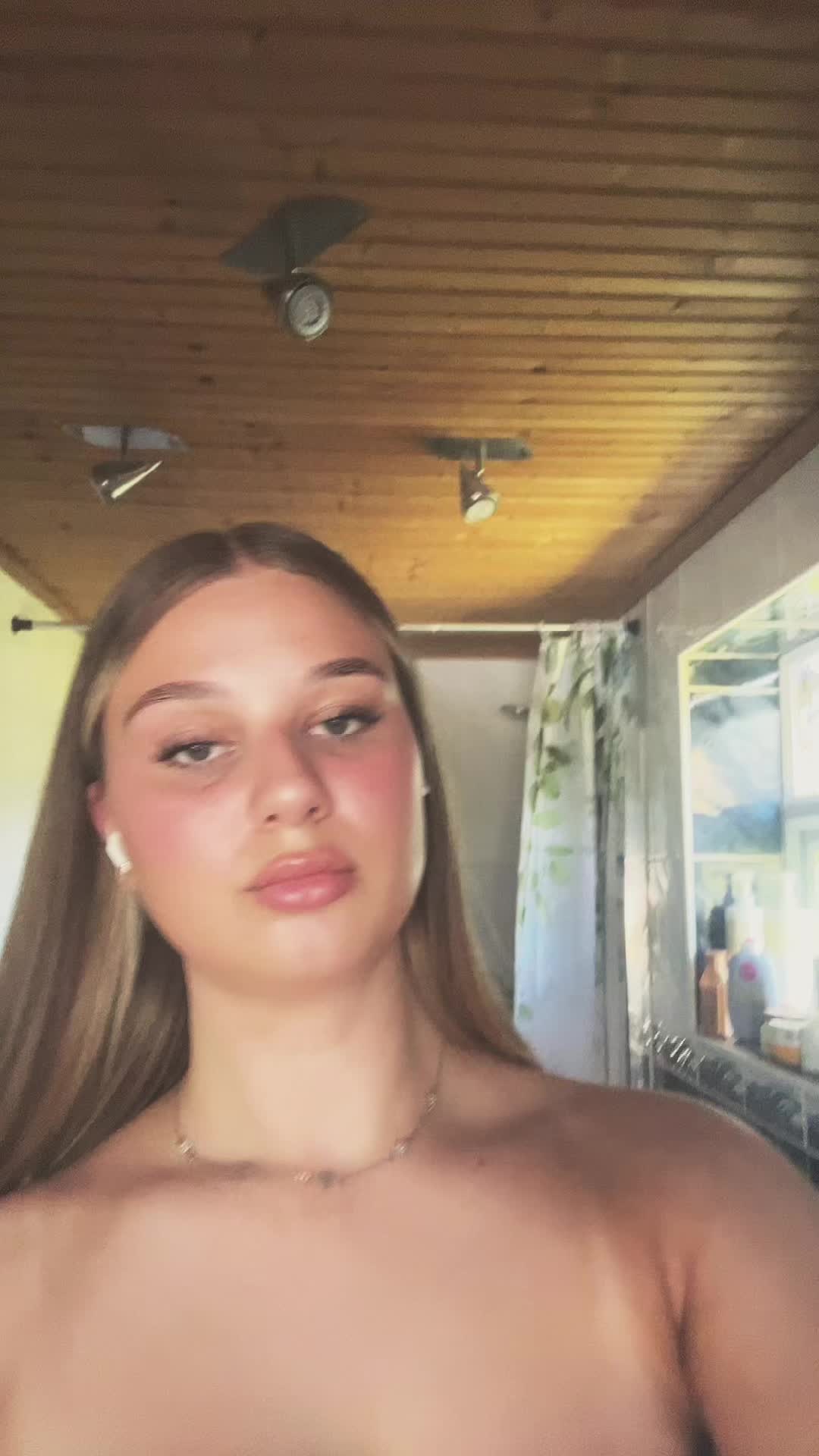 @lucie🍒