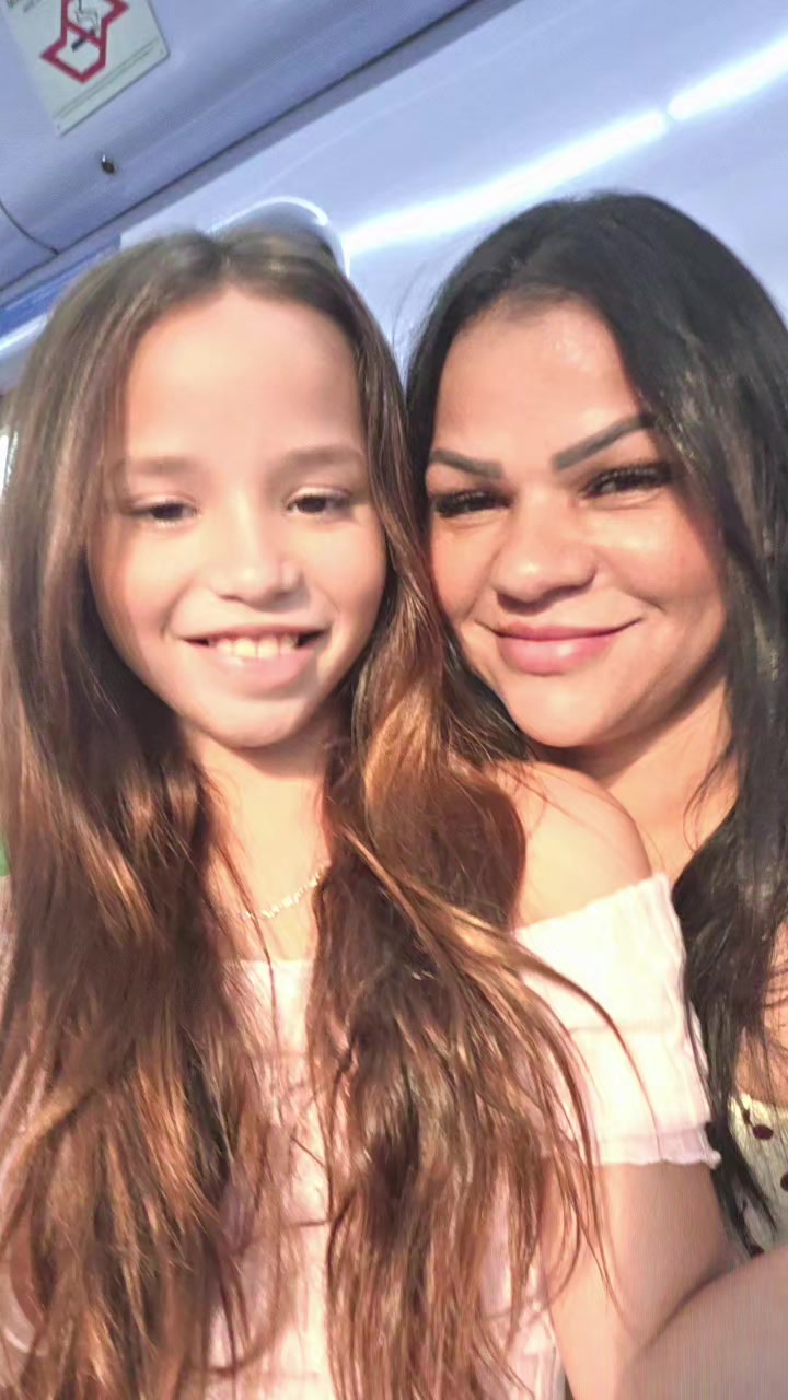 @Ju Soares & Tia Andrea 🎀