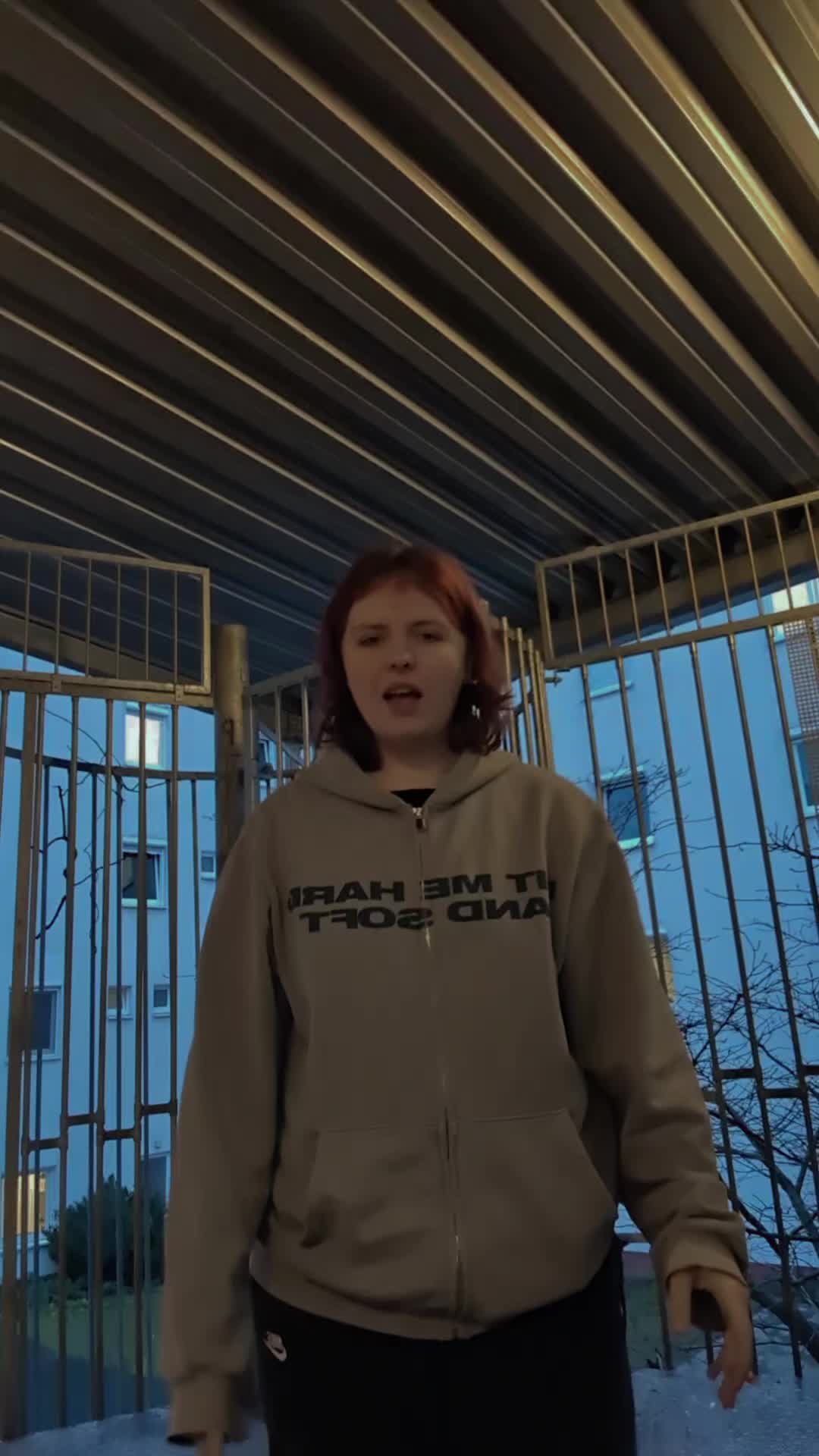 @...