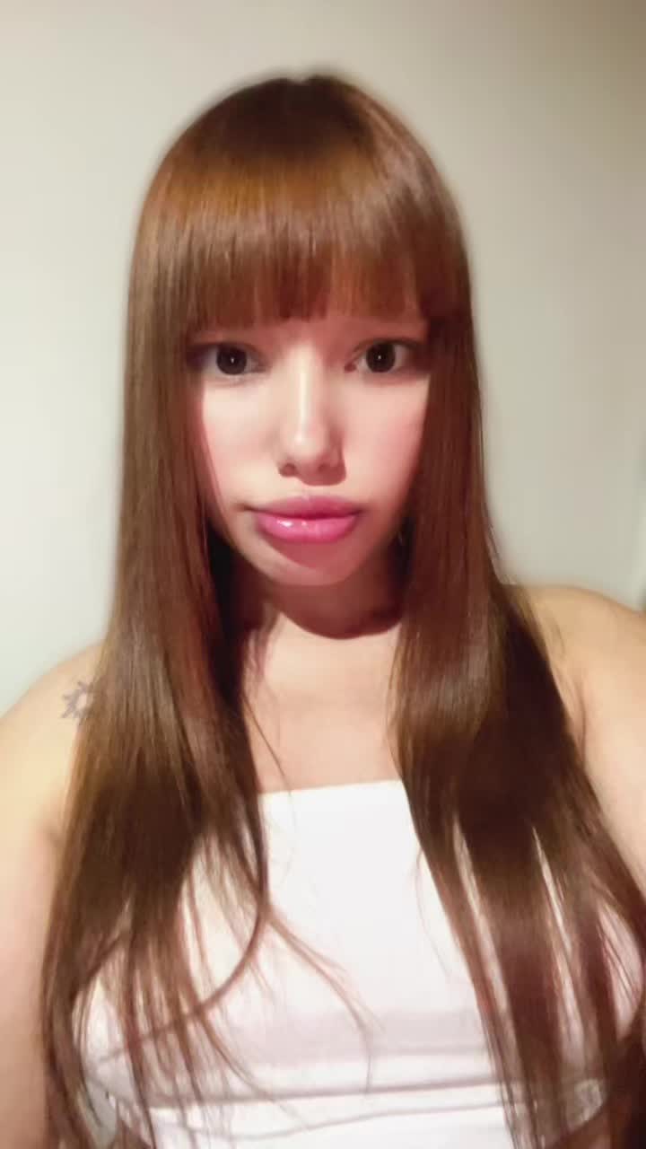 @larameza_