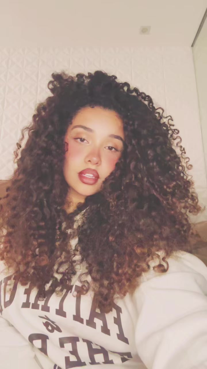 @Larissa!