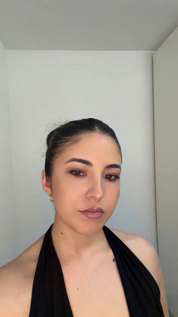 @Violeta Elena