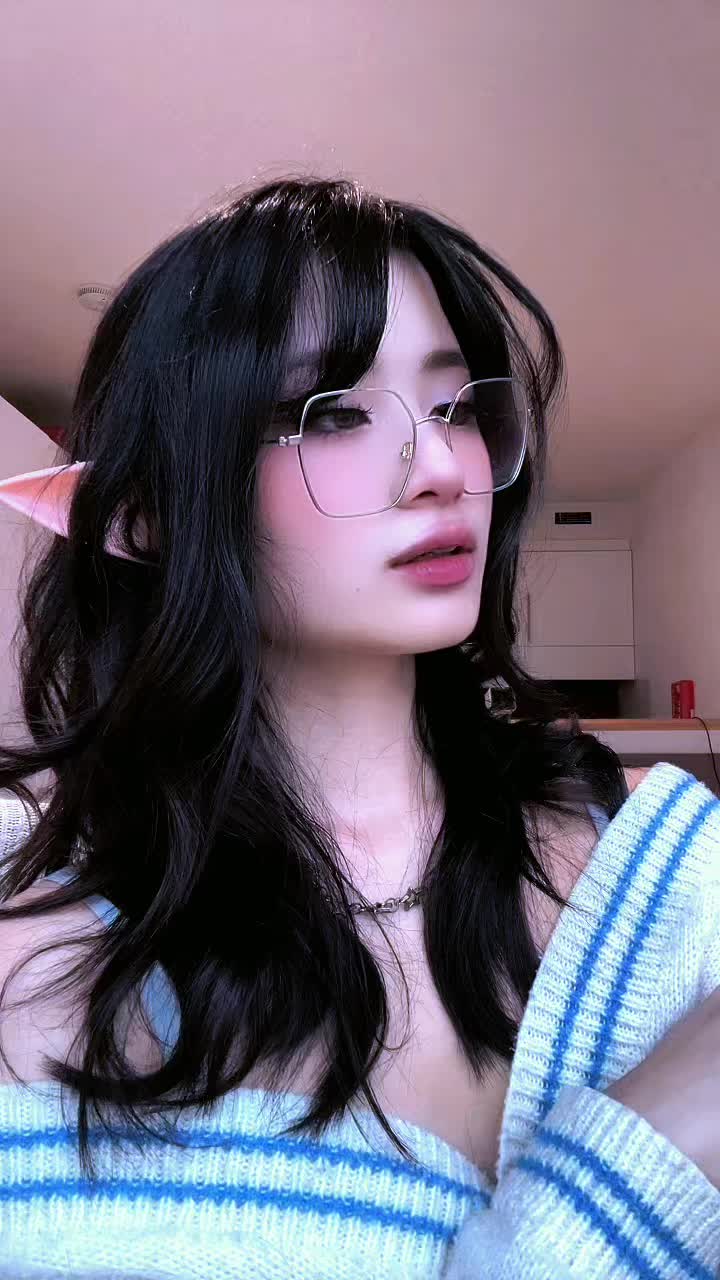 @*:・゚✧ Elle *:・゚✧