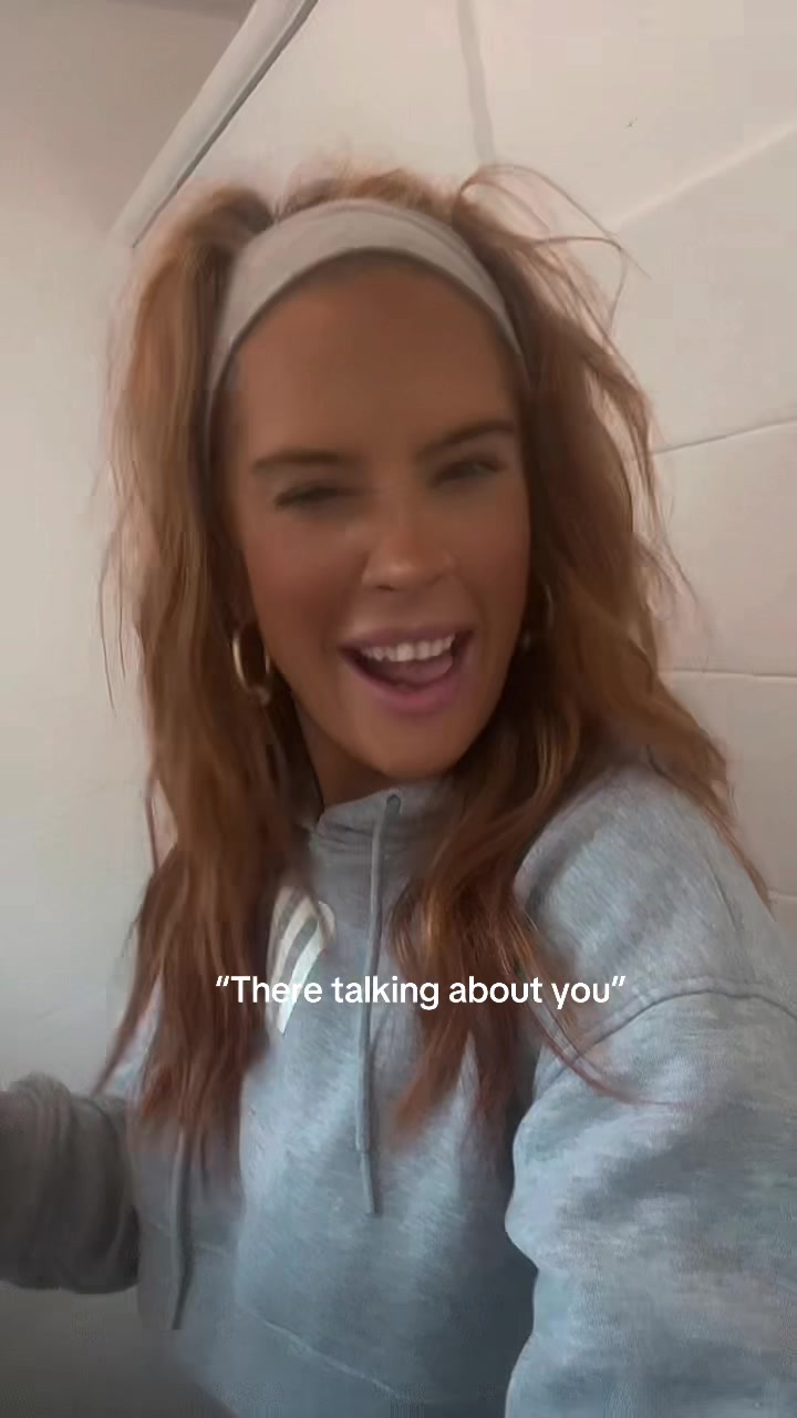 @Roisin🦋