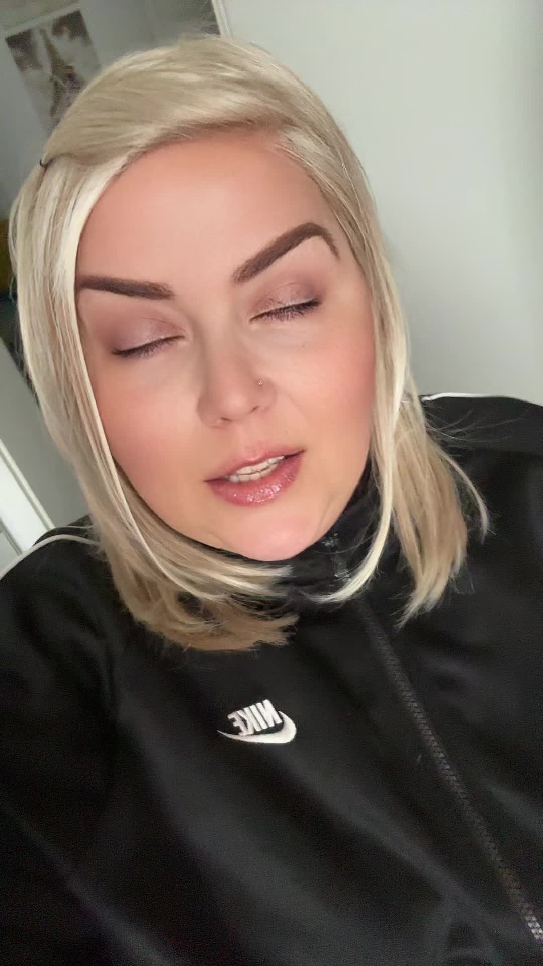 @Queen4ever1985
