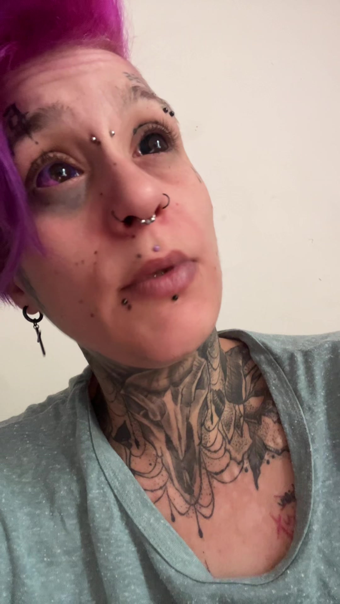 @𝓹𝓾𝓻𝓹𝓵𝓮 𝓮𝔂𝓮𝓼 💜👀