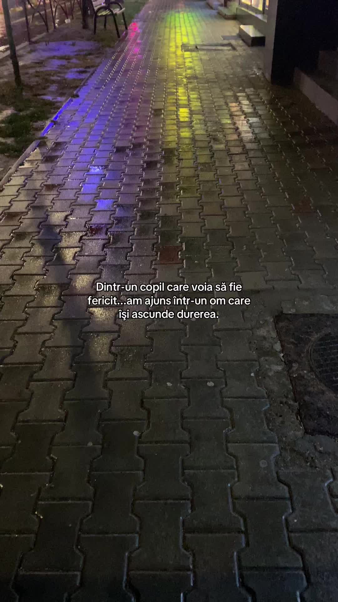 @•••