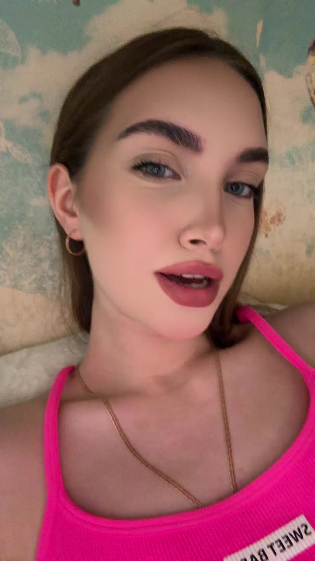 @viiora000