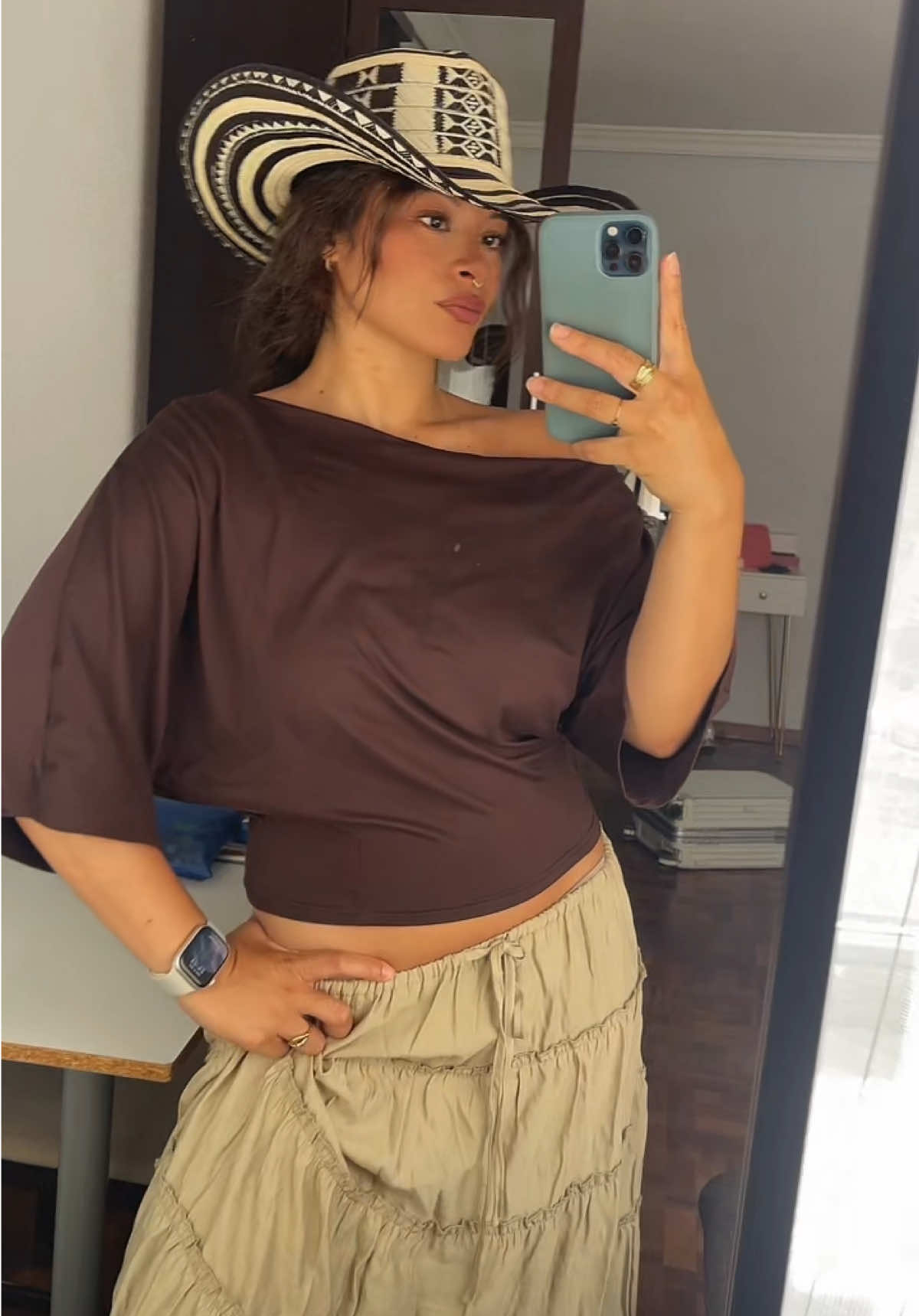 @Kelycony