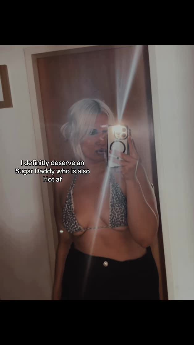 @blonde.aholic