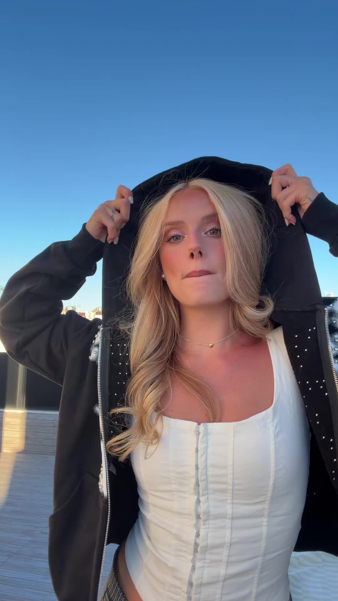 @LIA SIKORA