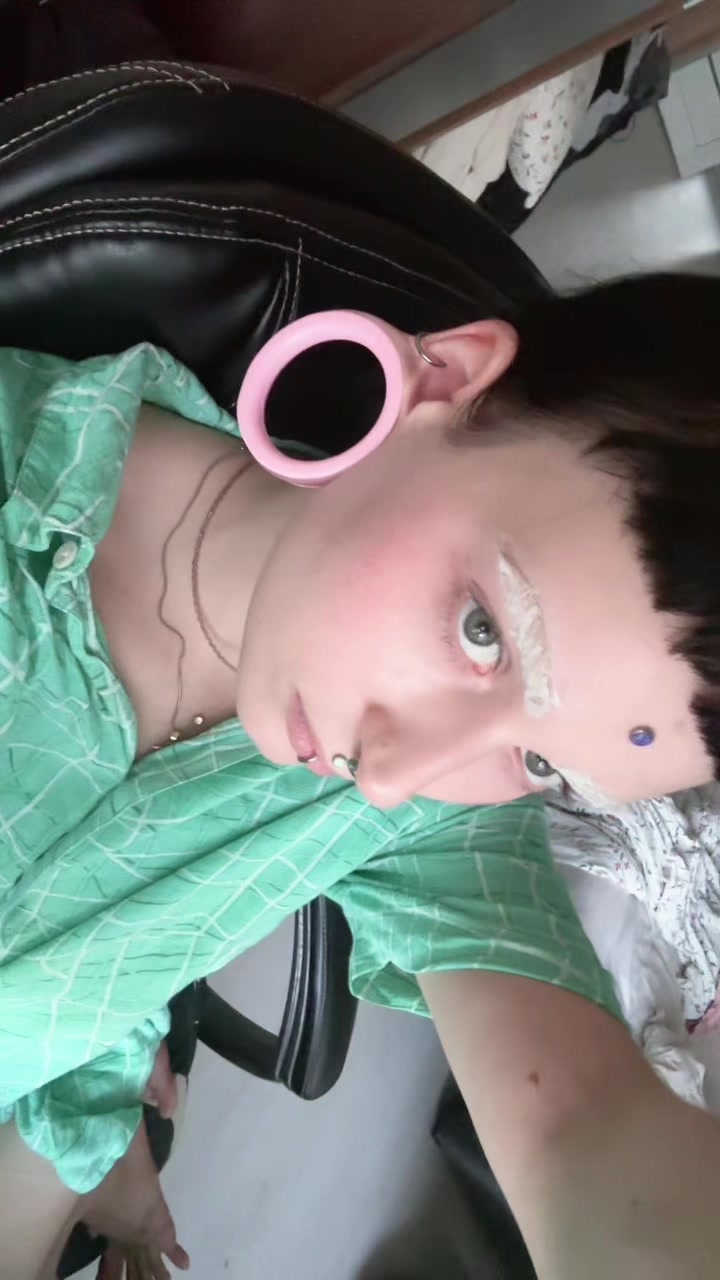 @eepy_emo
