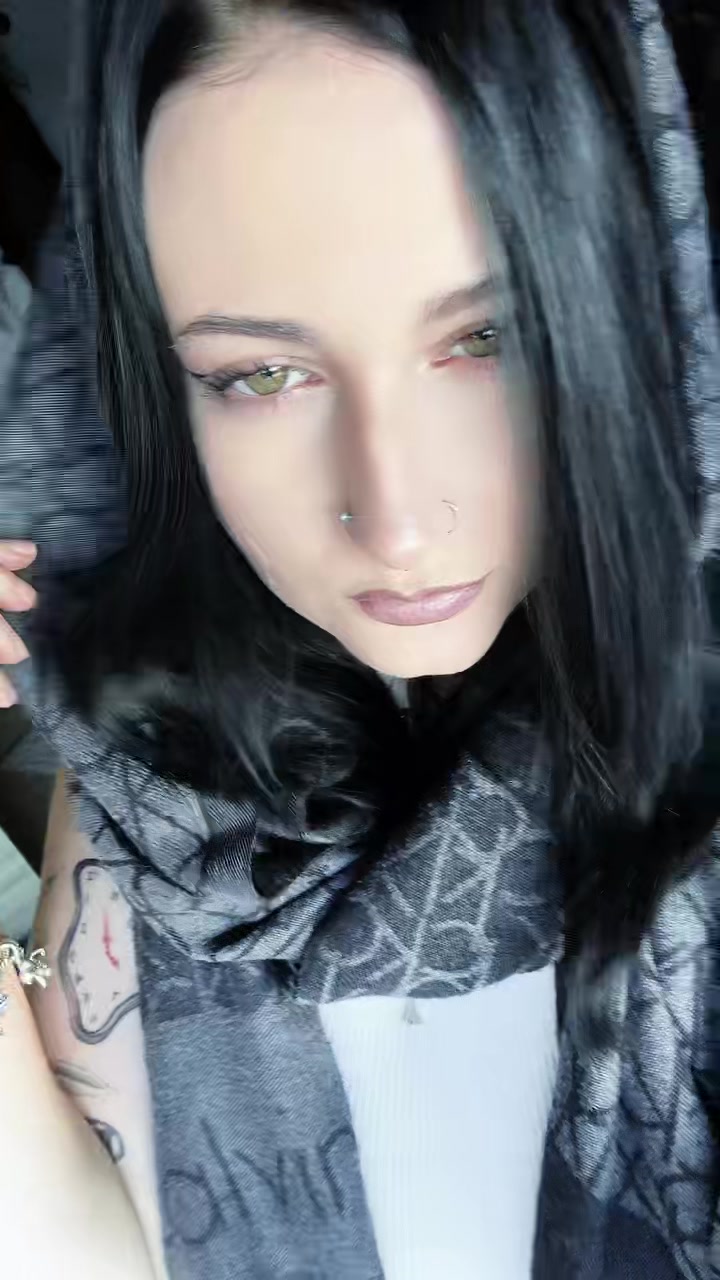 @𖥱