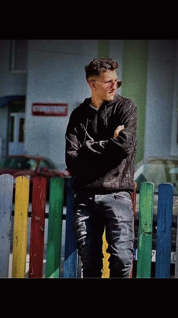 @🖤