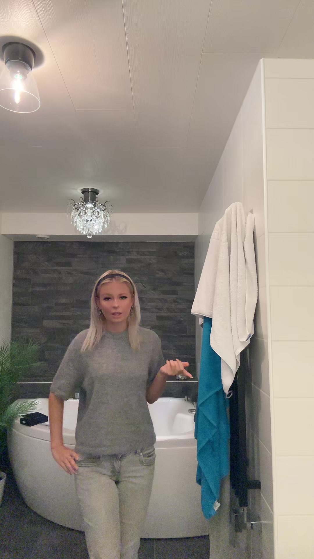 @Ellapella