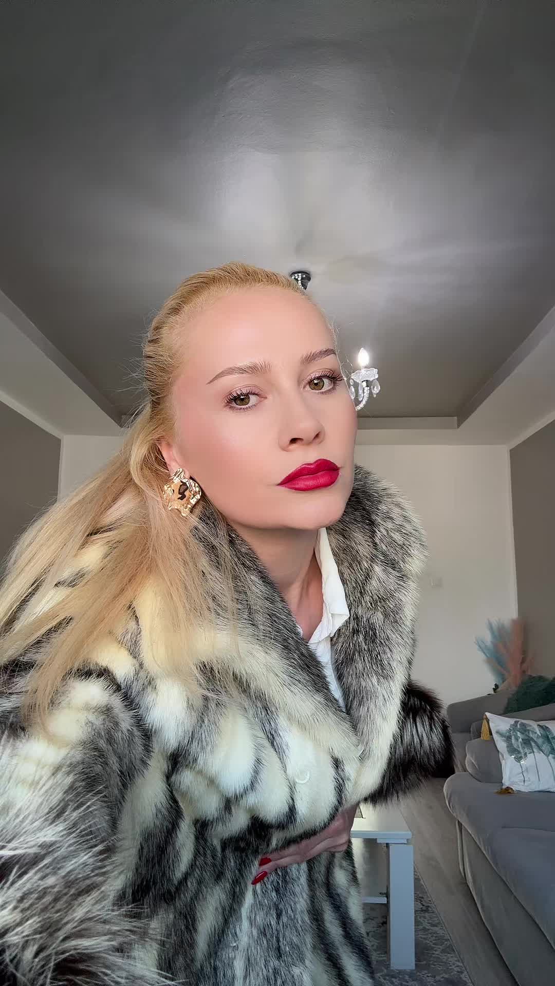 @Maria Luxury furs M&M