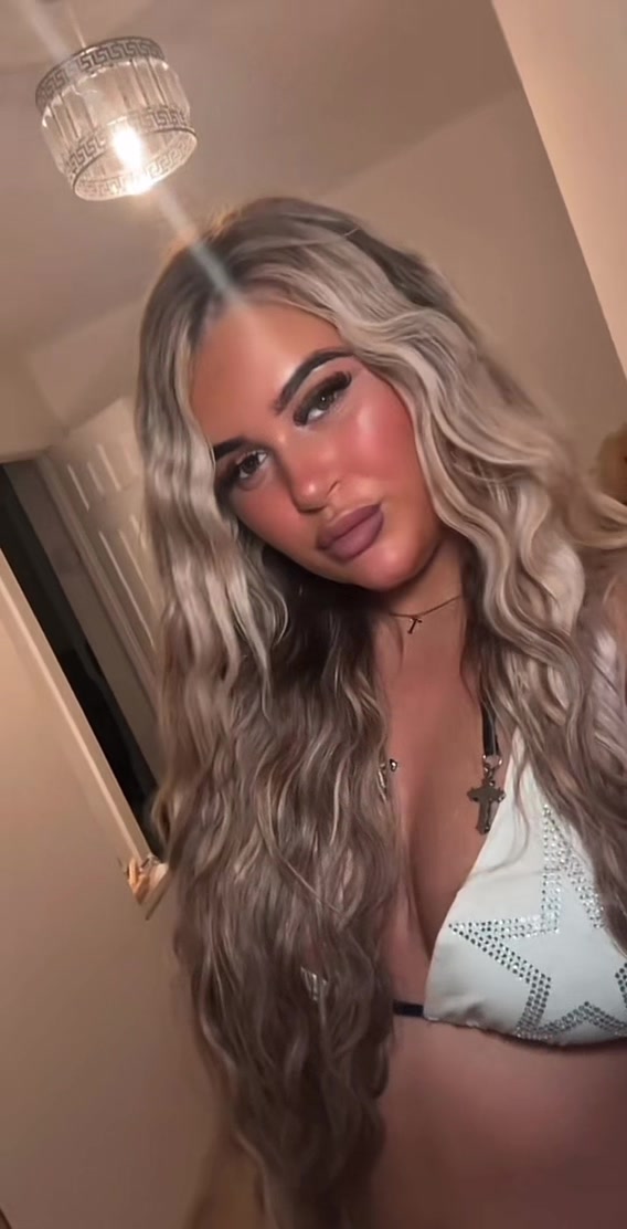 @💋𝓞𝓵𝓲𝓿𝓲𝓪💋