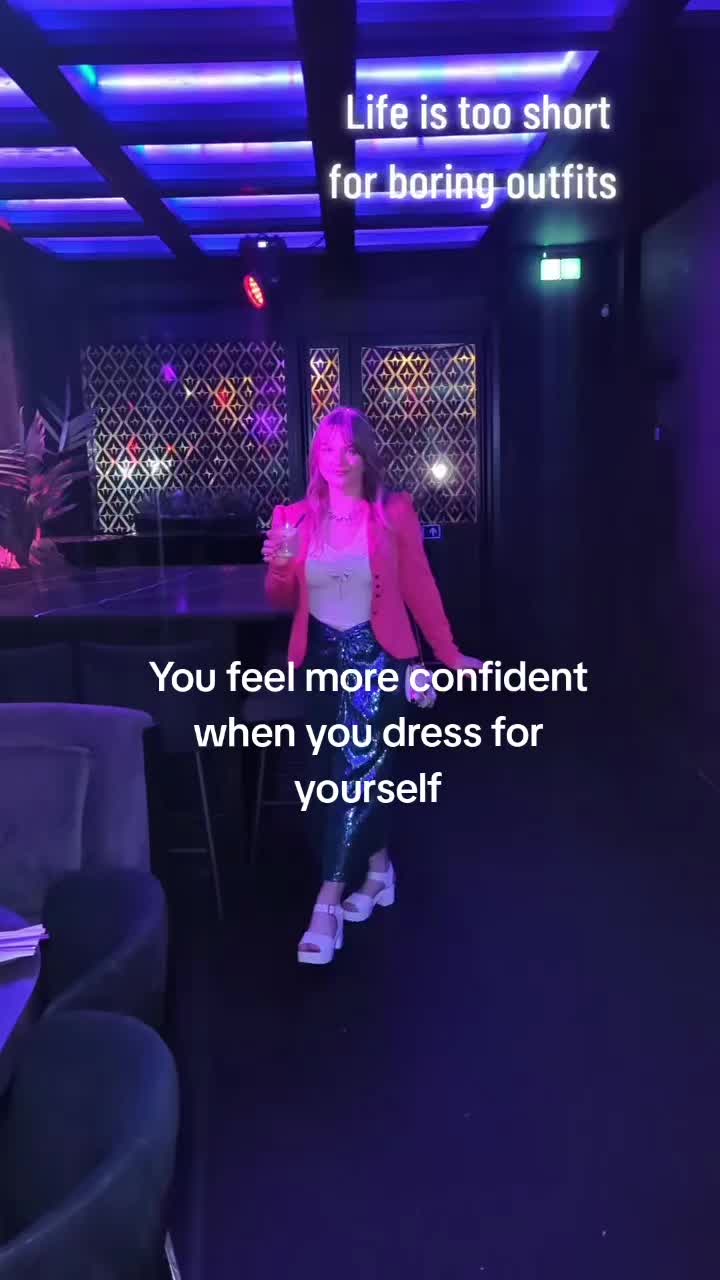 @Charlotte🌈Fashion & Beauty