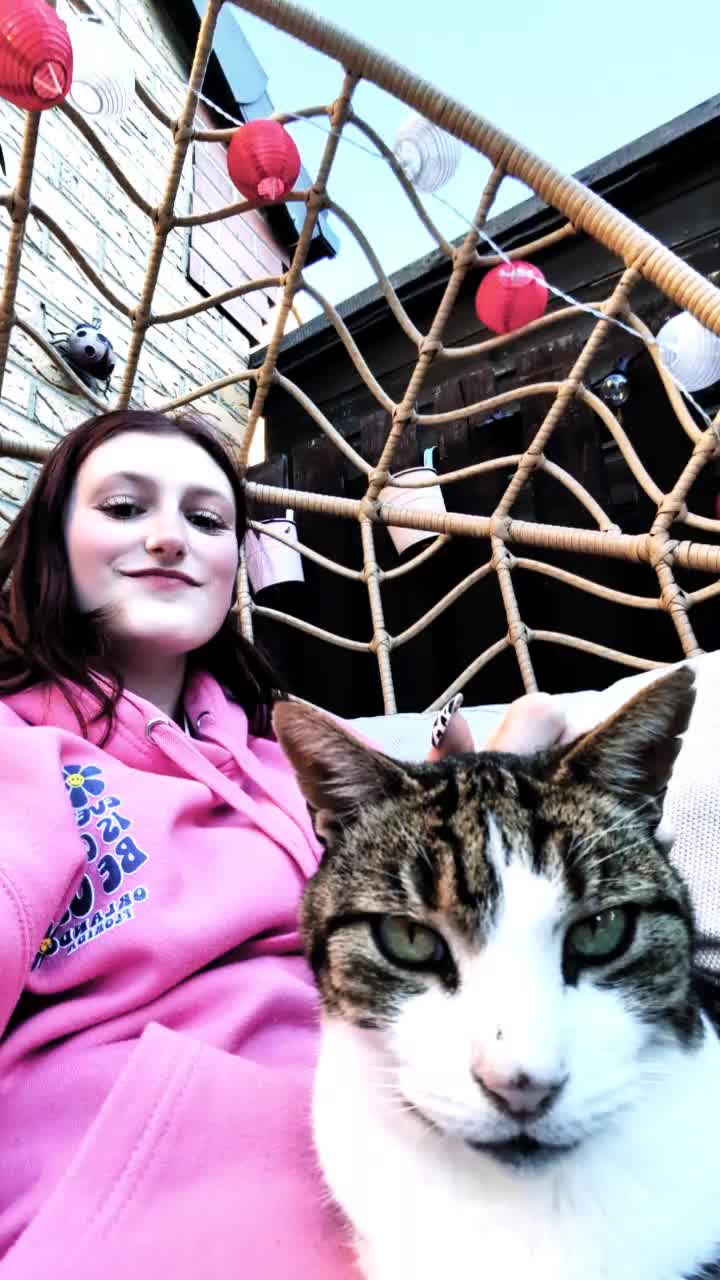 @Ella loves animals 🐢🦔🐱