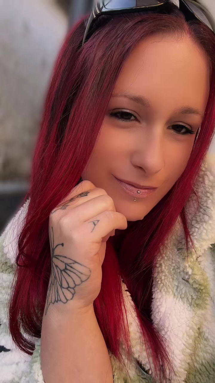 @Julia🦋🖤