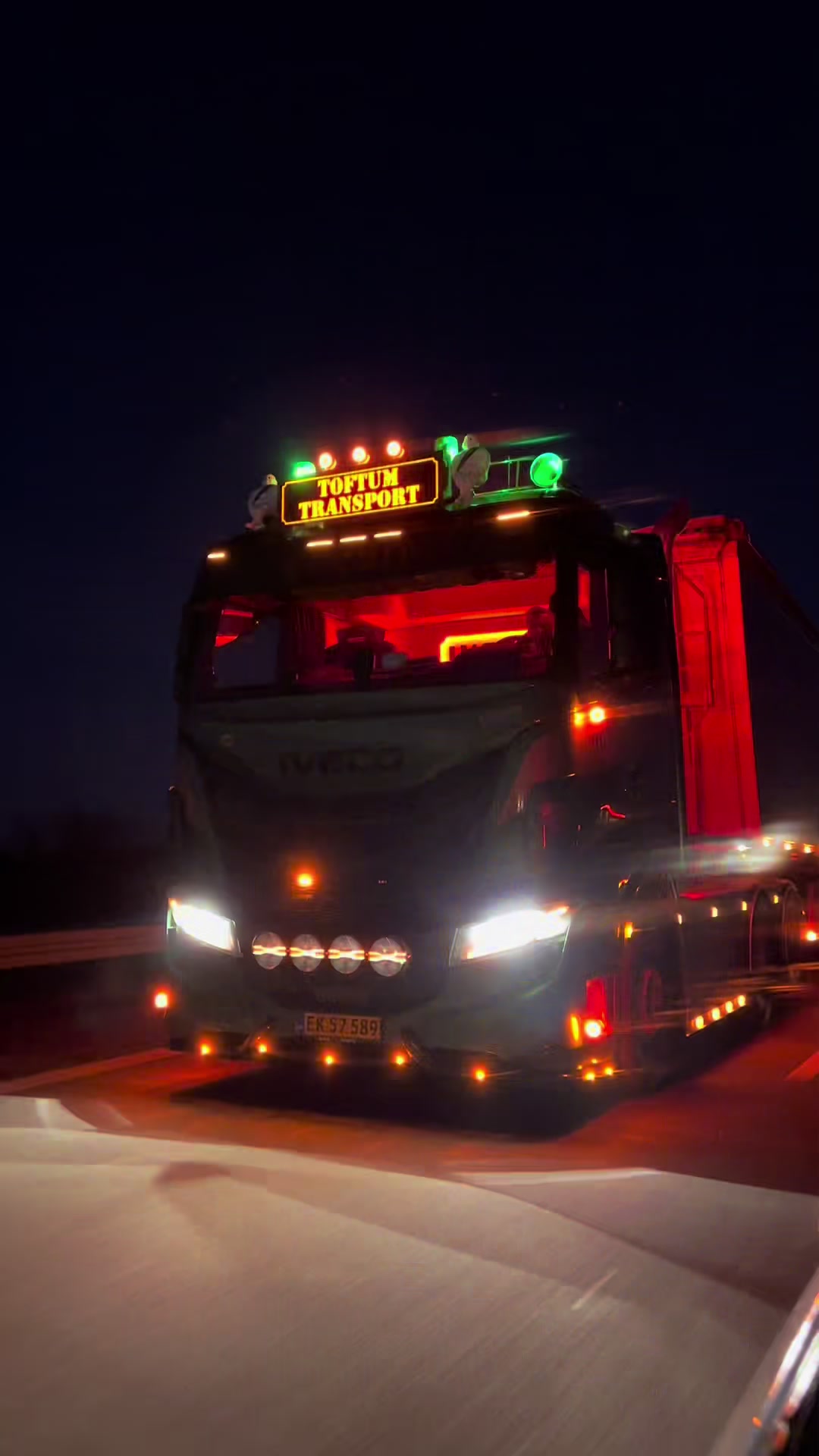@LV’s TRUCKPHOTO
